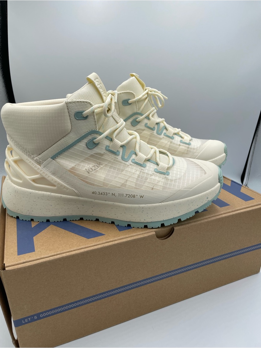 Kizik Wasatch-Mid Womens Hiking Shoes, Pristine /Surf Spray, Size 10 Wide